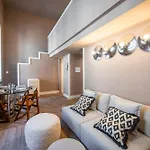 Stylish Apartment On The Lungarno In Florence
